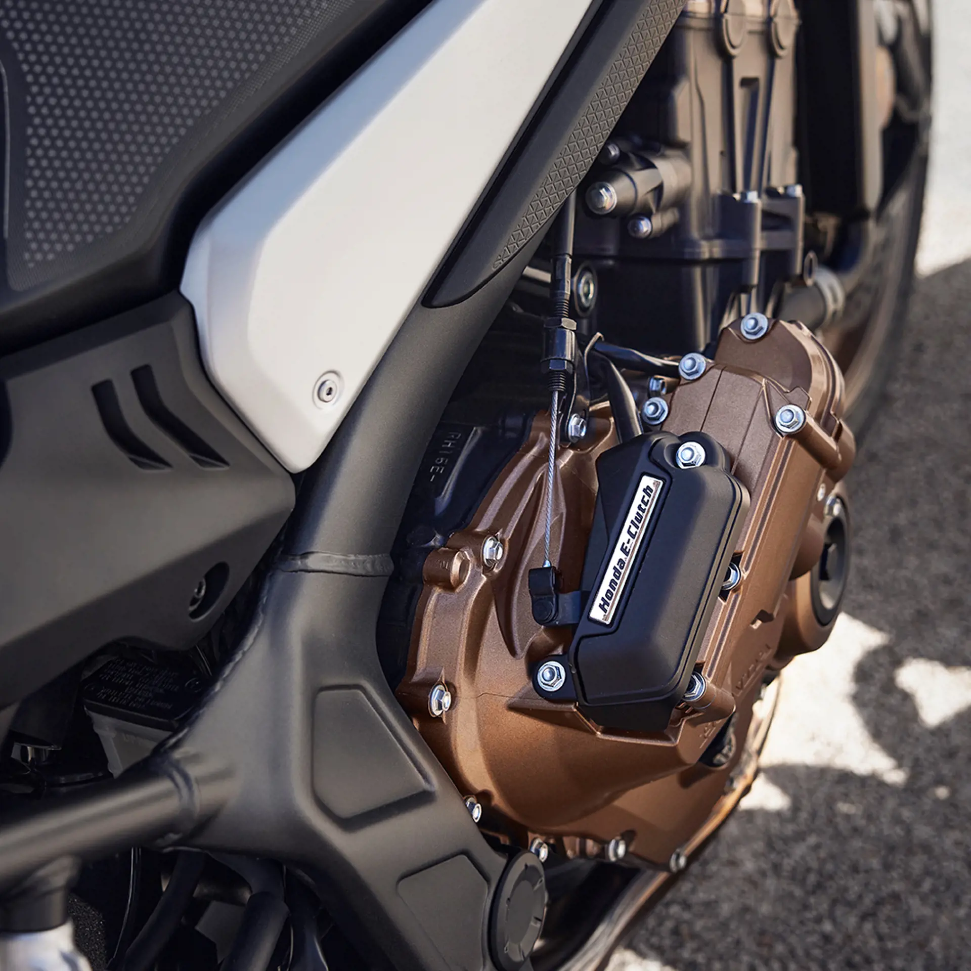 Honda CB650R med den revolutionerende E-Clutch teknologi