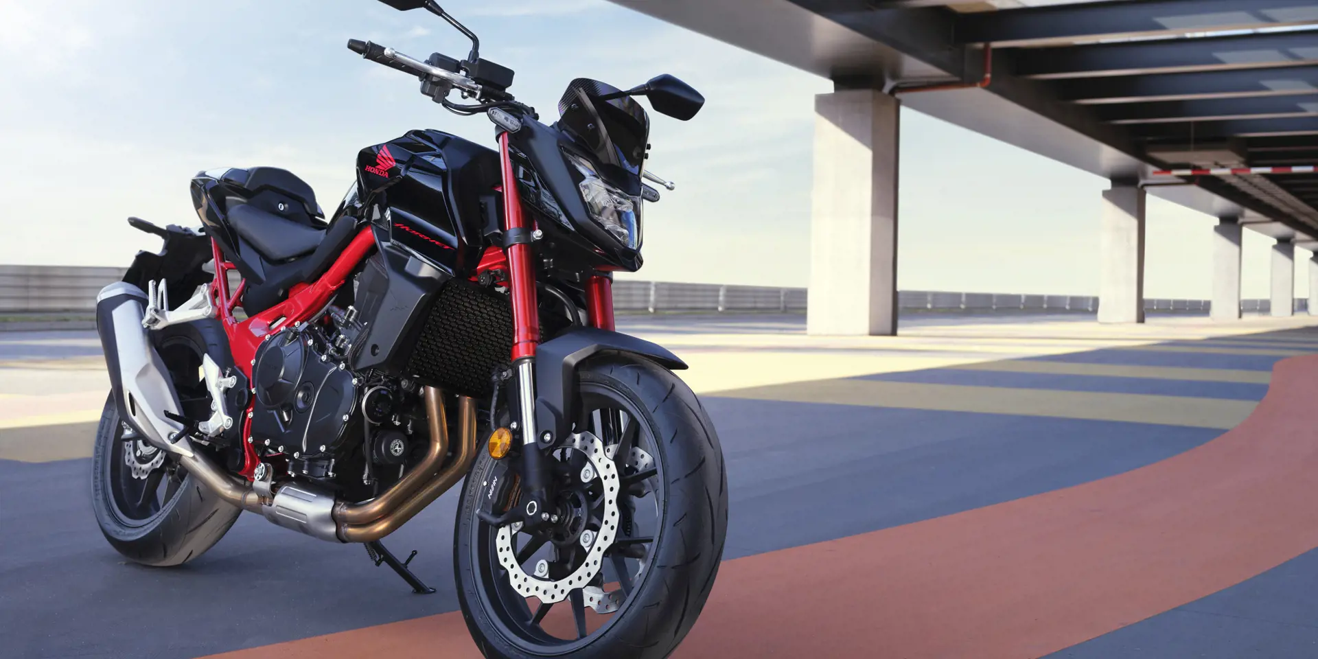 23YM CB750 Hornet Location Sport Statics 0289