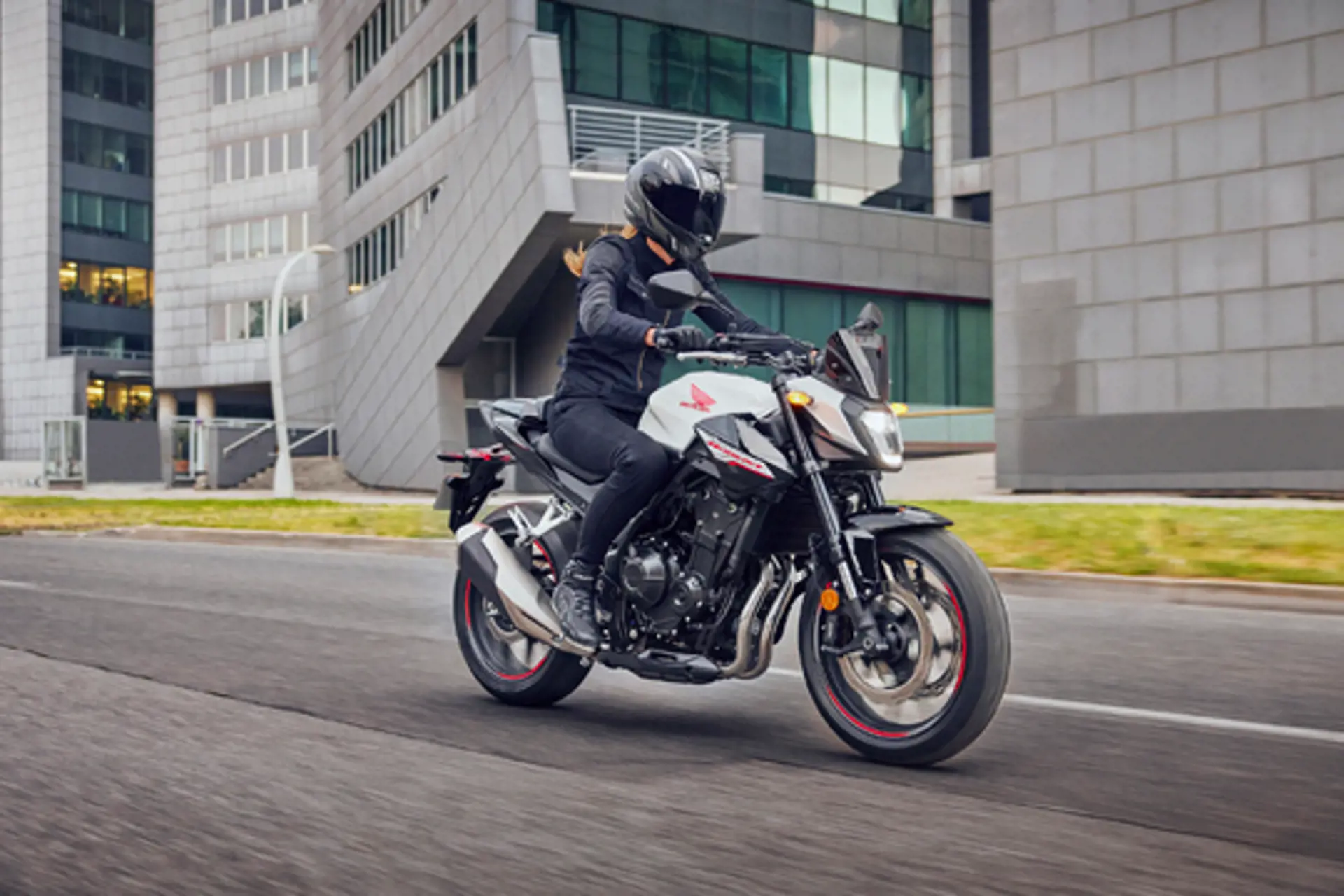 24YM CB500 HORNET LOCATION Dynamics 02 1047